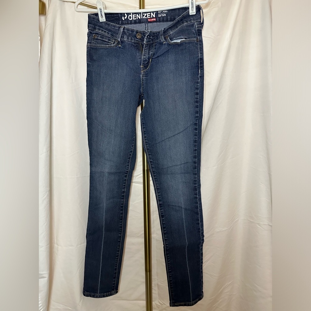 Denizen Skinny Jeans Size 2